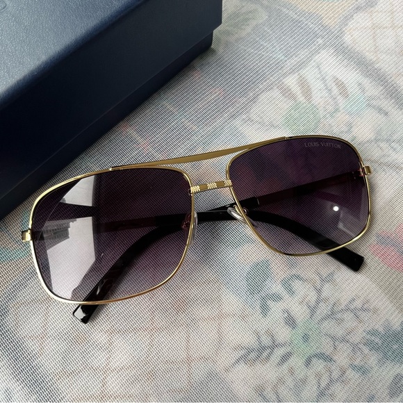 Louis Vuitton Square Frame Gold Rim Sunglasses - Picture 1 of 7